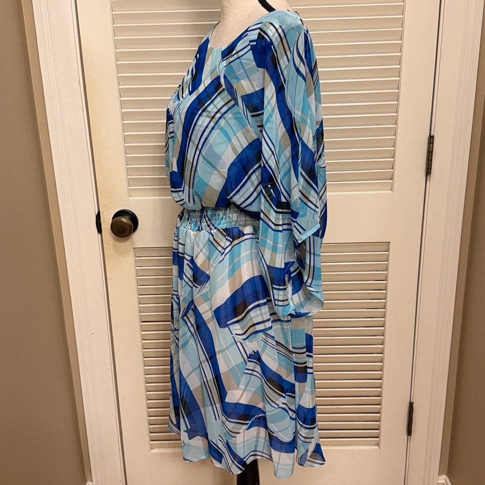Calvin Klein Chiffon Kimono Dress in a Plaid Pattern of Blue and Tan and Green - Picture 9 of 16